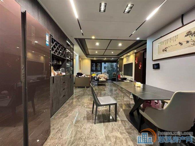 珑玥府142平方十豪华装修十大露台直接
