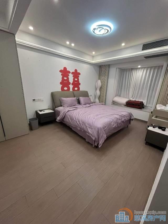 帝泊湾洋房两室两卫一衣帽间带车位精装