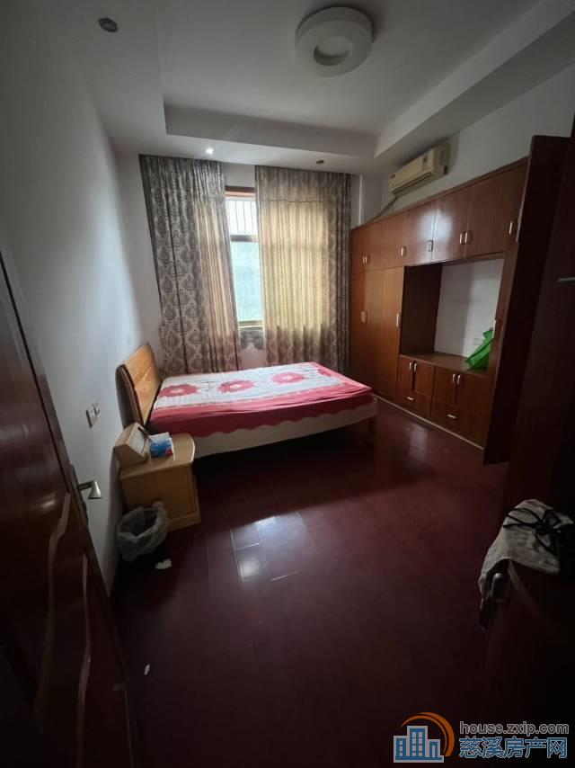 银杏小镇旁湾低社区，3通2间半 私房