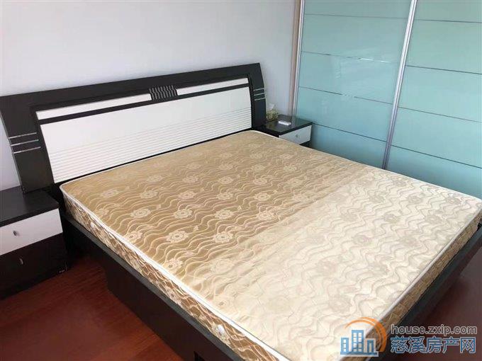 丽晶大厦中上朝南二间63平自住装修53万