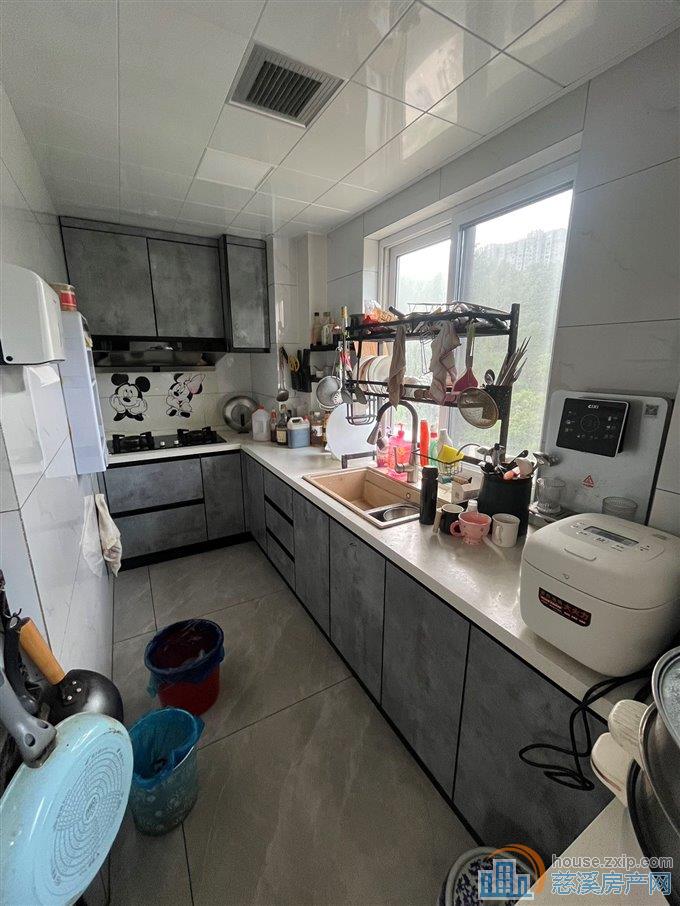金仕华庭142平，精装修222万