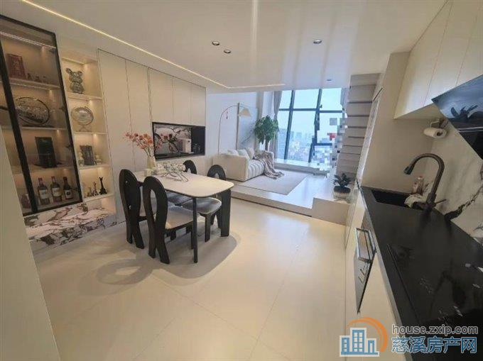 水映天成复式公寓57平豪装朝东75万