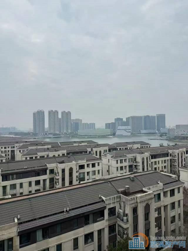 中海湖心半岛豪装126平楼层佳275万