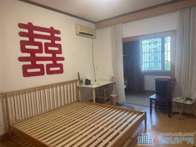 园丁新村东边套146平老精装116万