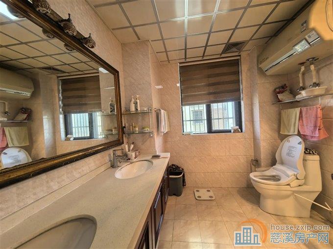 枫华富地  精装电梯房  带车位 楼层好