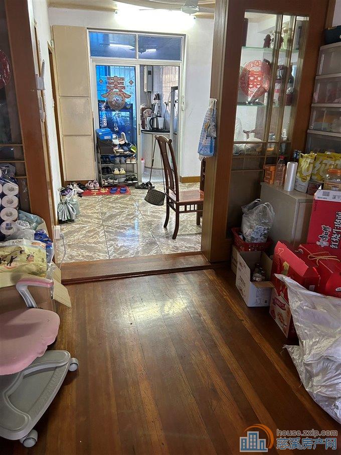 金山新村100平米干净装修79.8万直接