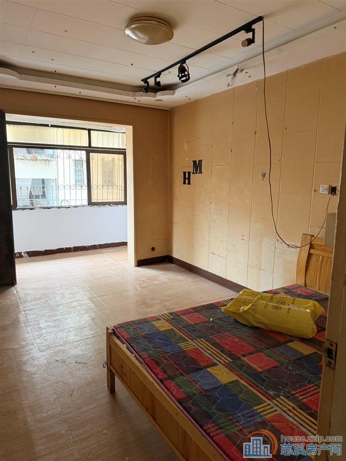 三小上林三北市场小区2楼66平90万