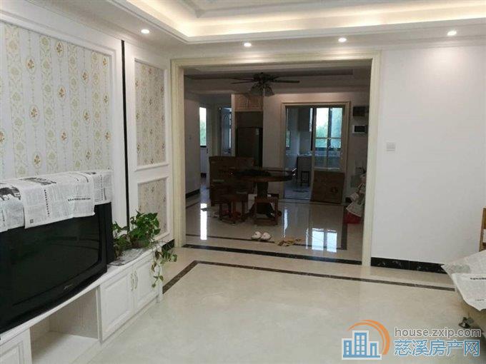 金色港湾小区 可拎包入住