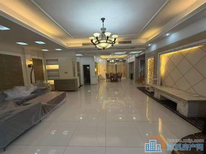 东方明珠叠墅285平3复4车位275万