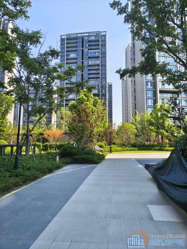 烨和苑90平+车位102万有多套房源