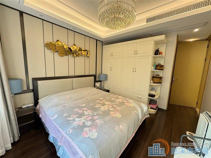 珑玥府 精致好装修  185万 价格可谈